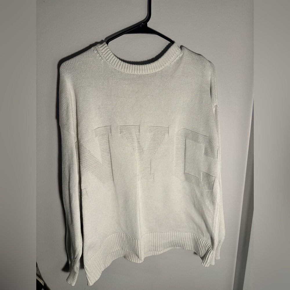 Forever 21 knit oversized crewneck NYC sweater.